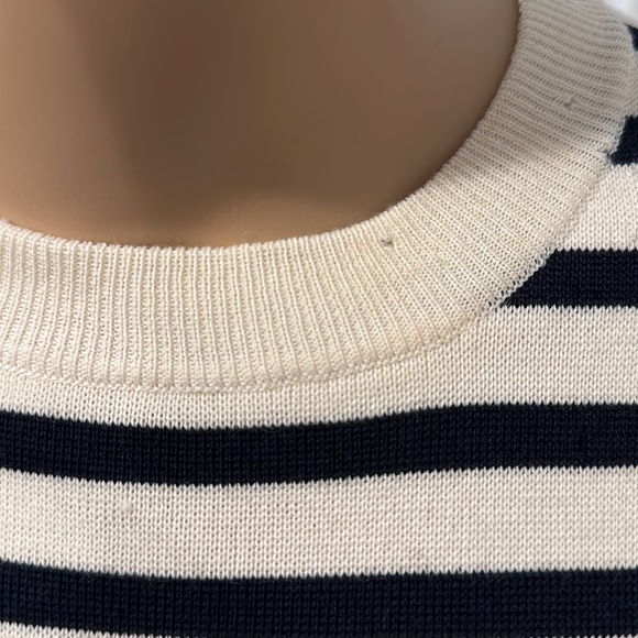 Alexander McQueen Striped Chain Cold-Shoulder Sweater - Picture 9 of 14